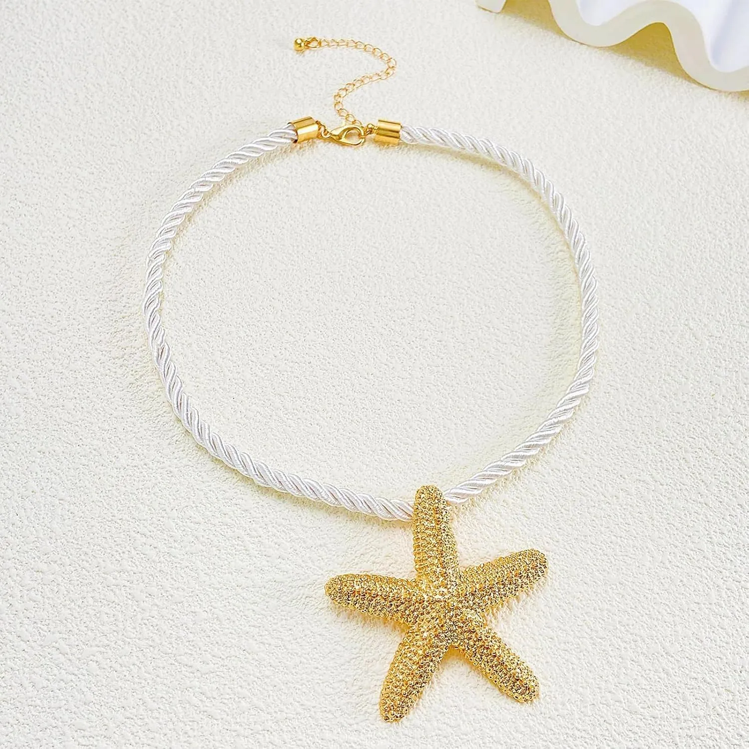 Conch Shell Necklace Gold Snail Shell NecklaceHalloween Party Cosplay Costume Ocean Jewelry Beach Vacation Essentials Seashell Necklace Summer Outfits Trendy Beach Charms for Women 2025