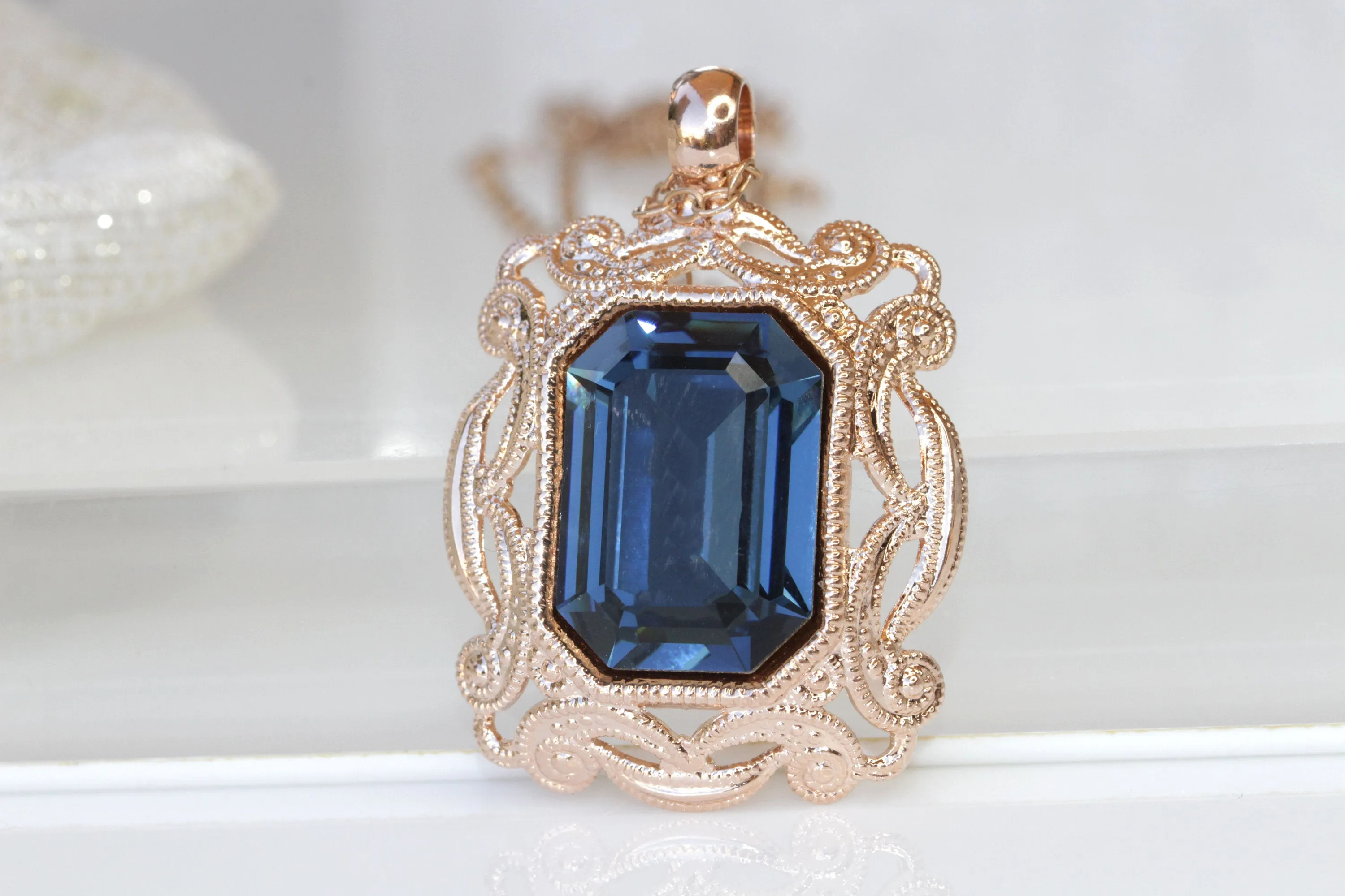 NAVY BLUE NECKLACE,
