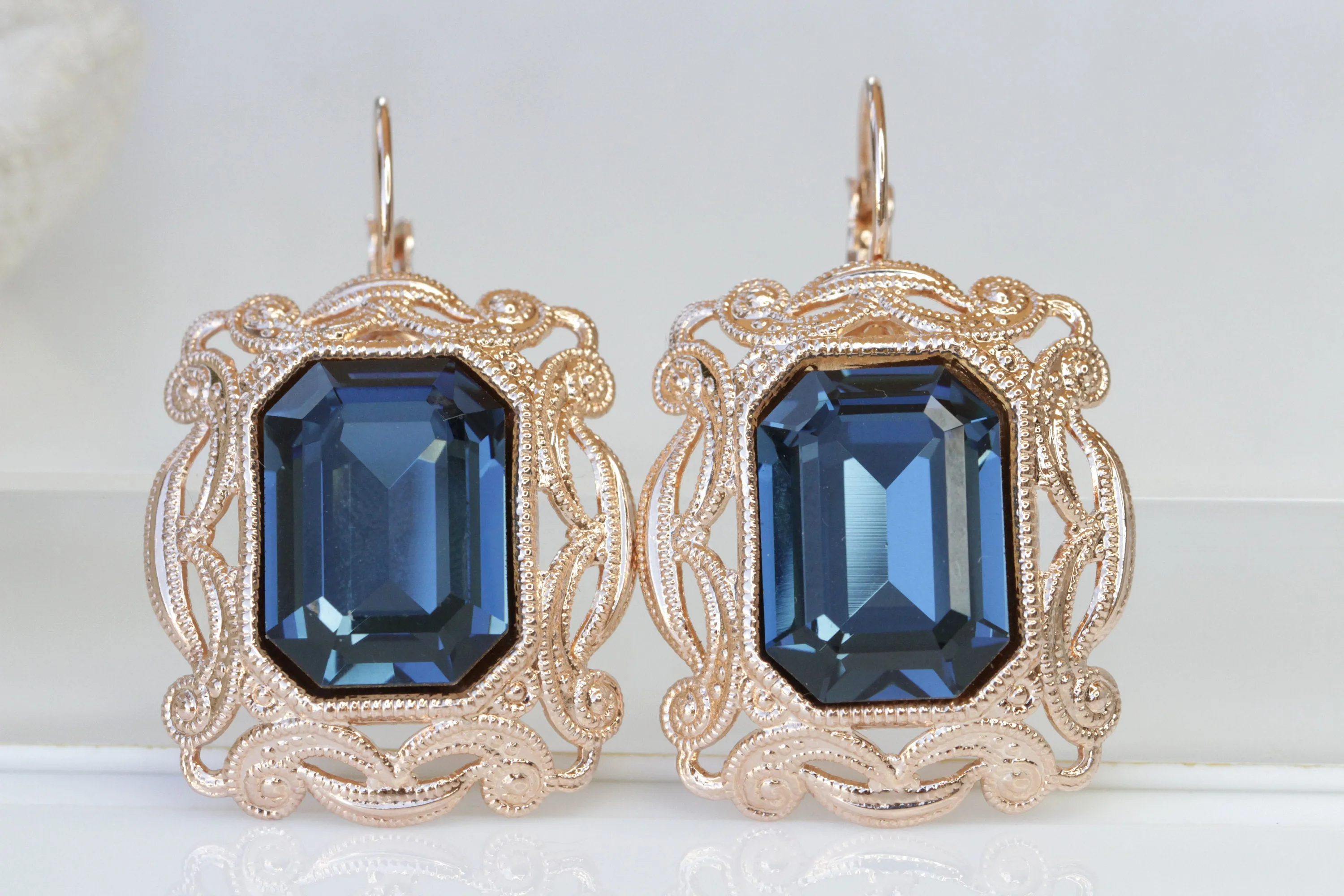 NAVY BLUE NECKLACE,