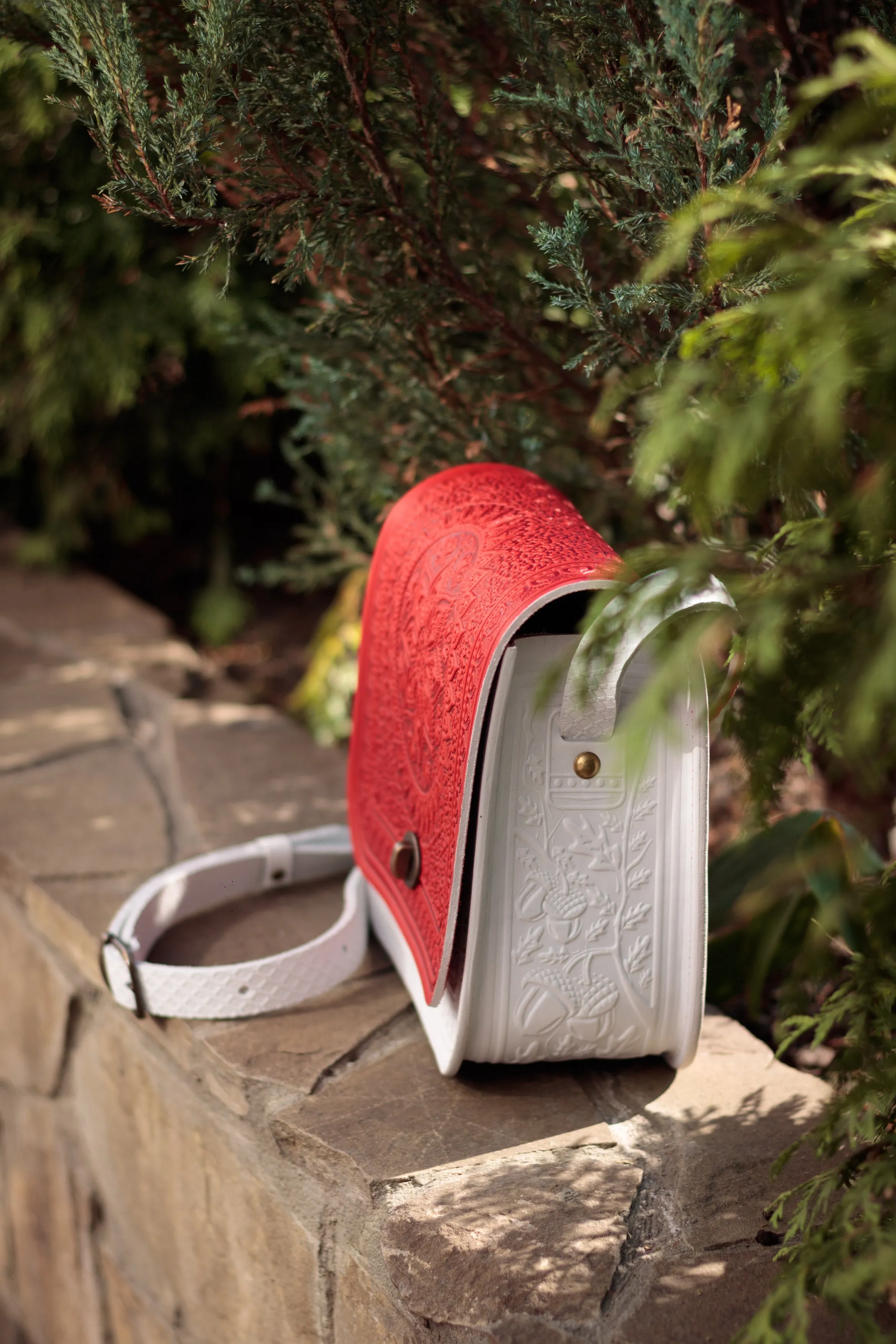 White&Red Leather Shoulder Bag