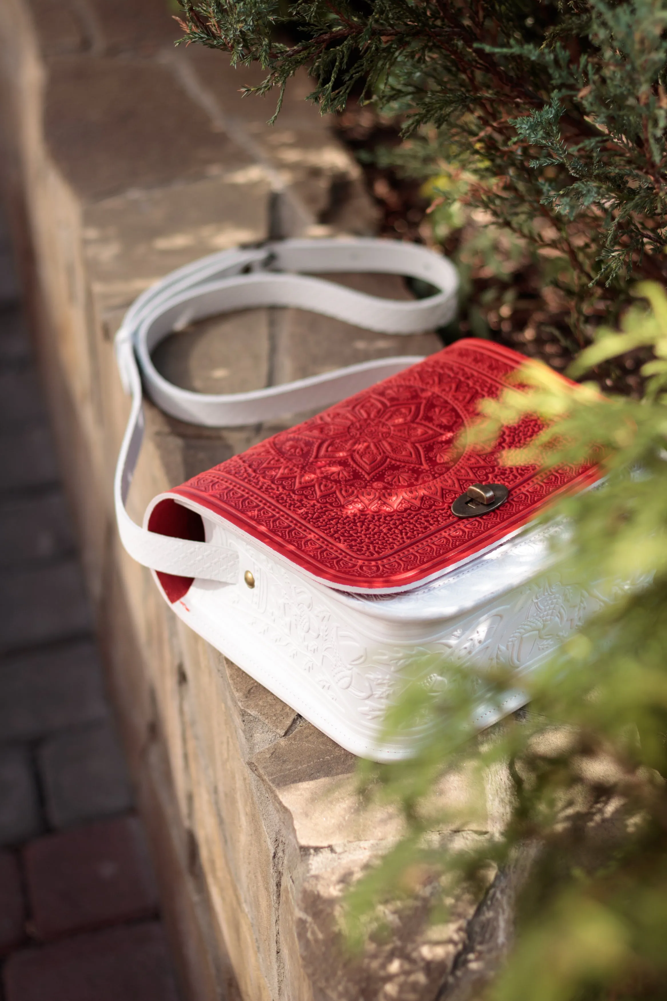 White&Red Leather Shoulder Bag