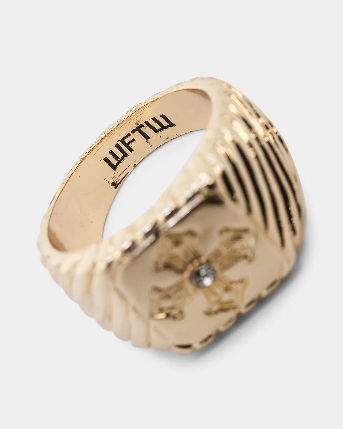 Wild for the Weekend Scripted Crystal Ring Pack Gold